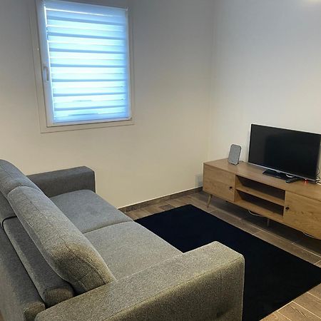 Studio Bien Situe & Tout Equipe Dans Une Maison Сьонзье Экстерьер фото