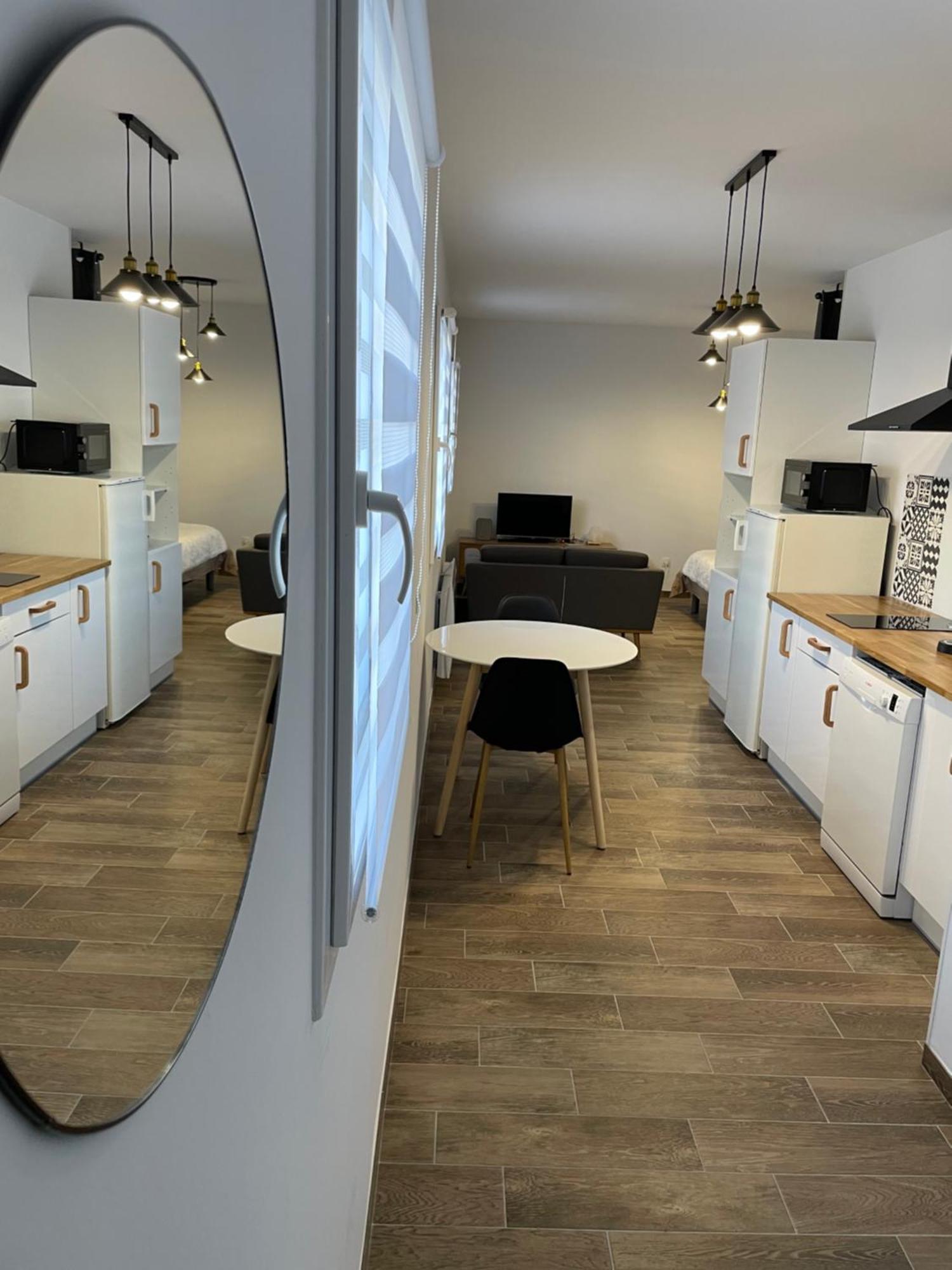 Studio Bien Situe & Tout Equipe Dans Une Maison Сьонзье Экстерьер фото