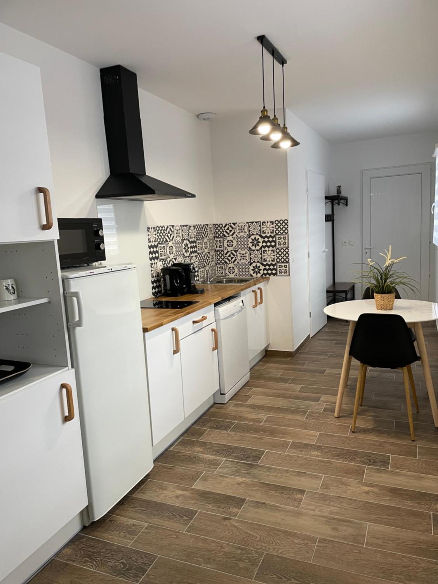 Studio Bien Situe & Tout Equipe Dans Une Maison Сьонзье Экстерьер фото