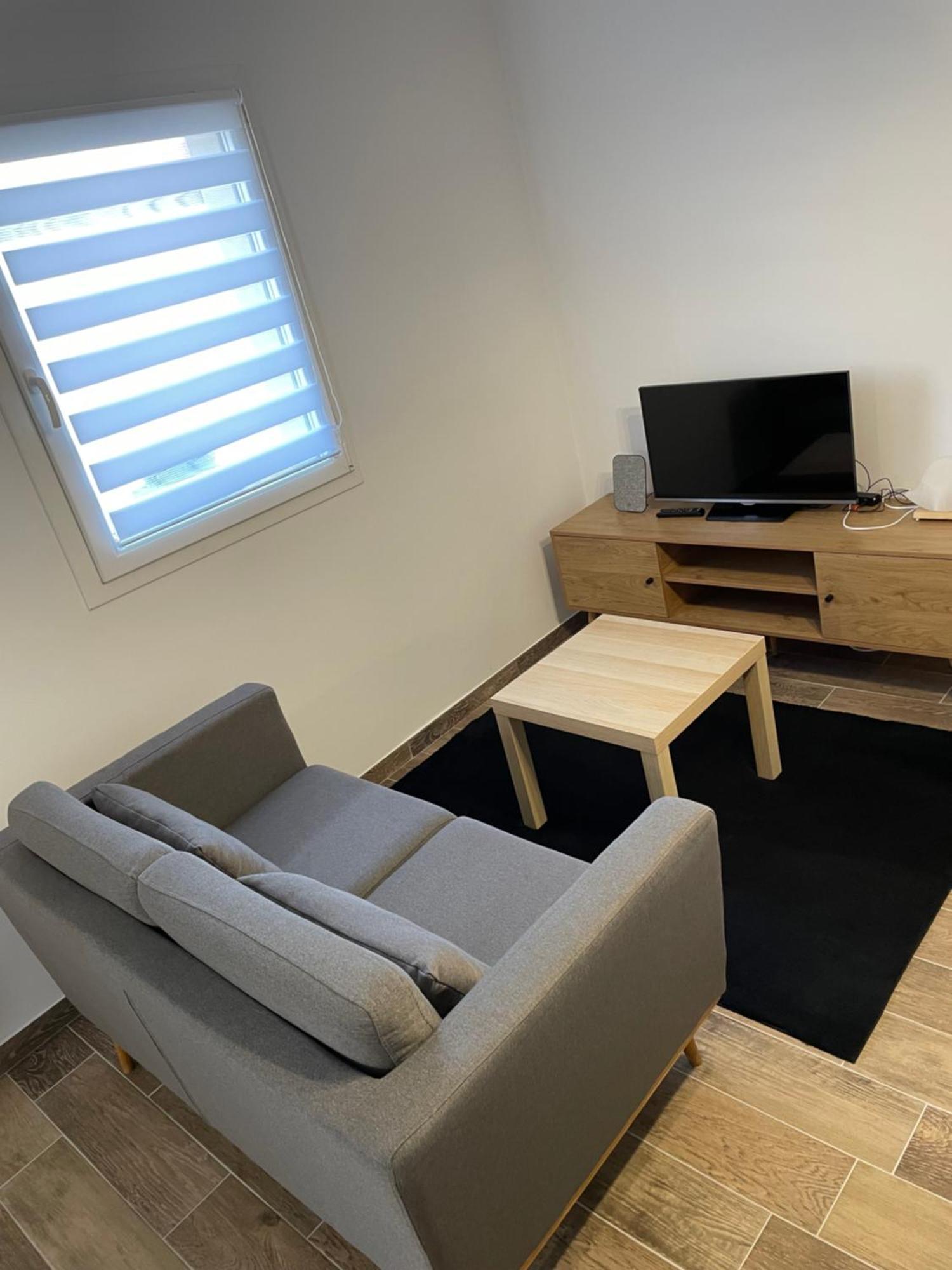 Studio Bien Situe & Tout Equipe Dans Une Maison Сьонзье Экстерьер фото